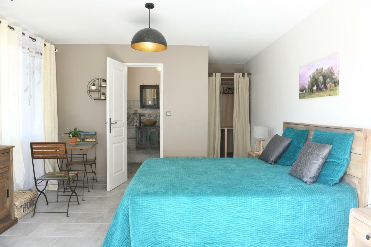 Chambre D'Hotes Du Charme Provencal Sénas Eksteriør billede