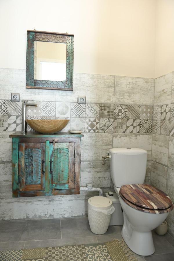 Chambre D'Hotes Du Charme Provencal Sénas Eksteriør billede