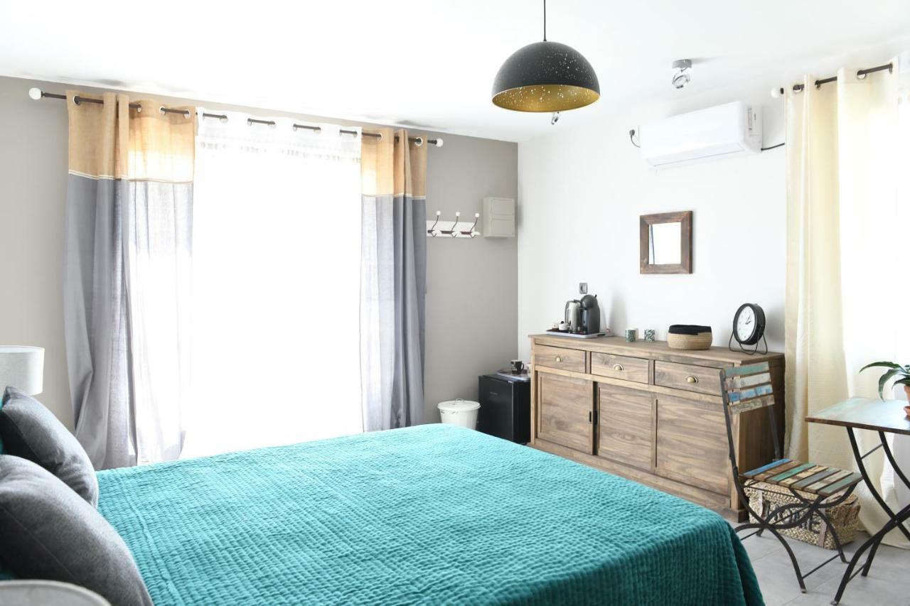 Chambre D'Hotes Du Charme Provencal Sénas Eksteriør billede